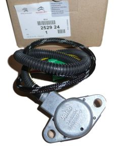 Alyvos Slėgio Jutiklis Originalus Citroen Peugeot 252924 8201533009 AL4 DP0 Alyvos Slėgio Jutiklis Originalus Citroen Peugeot 252924 8201533009 AL4 DP0