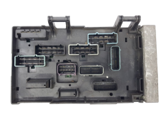 Saugiklių dėžutė Chrysler 04869001AJ 04869204AM 19614