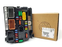 Saugiklių dėžutė Originalus Citroen Peugeot C2 C3 DS3 207 1007 6500HW