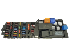 Saugiklių dėžutė Mercedes 2025455240 08820210