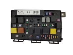 Saugiklių dėžutė 13145039 5DK008668-30 Opel GM Hella