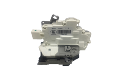 Durų užrakto mechanizmas Galas Kairė 4G0839015 88391796301 VW Audi Vika