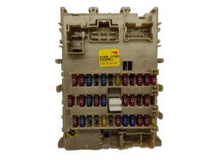 Saugiklių dėžutė Nissan 243505M300