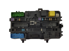 Saugiklių dėžutė 13222173 5DK008669-33 Opel GM Hella 20608