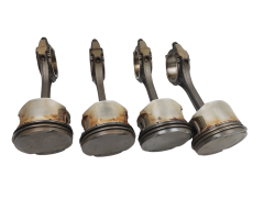 Švaistikliai Tłoki Komplektas 7700110768 F4P770 1.8 16v Renault Laguna 2
