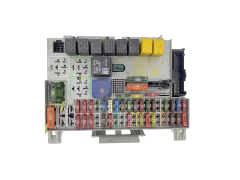 Saugiklių dėžutė 90589945 Opel GM