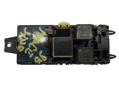 Saugiklių dėžutė Mitsubishi MR31828